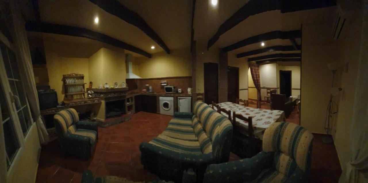 Monte Rosado Viviendas Vacacionales La Peza Экстерьер фото